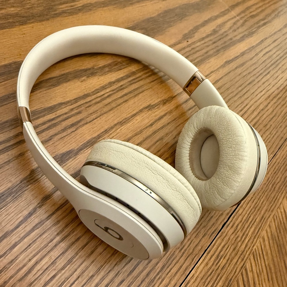 Solo Beats by Dre 3 On-Ear Headphones - Cream / Gold - ONLY ONE EAR WORKS!